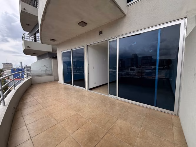 Se Alquila Apartamento en Torres de Paseo Colón con Amplio Balcón - Imagen 11