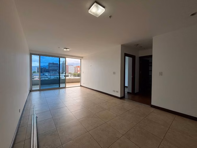 Se Alquila Apartamento en Torres de Paseo Colón con Amplio Balcón - Imagen 3