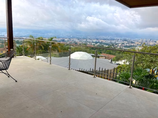 Casa de Lujo en Alquiler con Espectaculares Vistas en Bello Horizonte de Escazú - Imagen 2