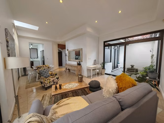 Apartamento Amueblado en Guachipelín Sur | 2 Hab | 2 Parqueos | $1,300