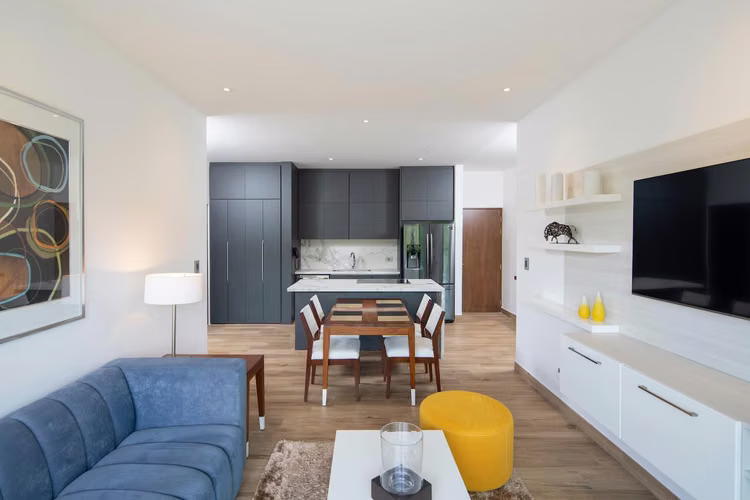 Alquiler con Lujo, Diseño y Ubicación en Rohrmoser | 2 Hab | 2 Parqueos | Amueblado - Imagen 3