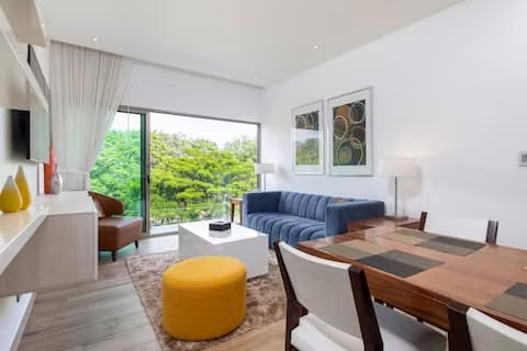Alquiler con Lujo, Diseño y Ubicación en Rohrmoser | 2 Hab | 2 Parqueos | Amueblado - Imagen 2