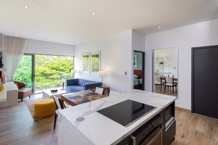 Alquiler con Lujo, Diseño y Ubicación en Rohrmoser | 2 Hab | 2 Parqueos | Amueblado - Imagen 4