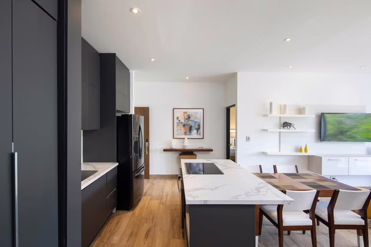 Alquiler con Lujo, Diseño y Ubicación en Rohrmoser | 2 Hab | 2 Parqueos | Amueblado - Imagen 8