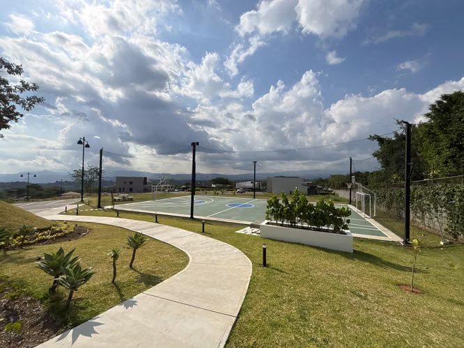 VENTA DE LOTE 627 m² EN HACIENDA ESPAVEL, LA GUÁCIMA, ALAJUELA - Imagen 8