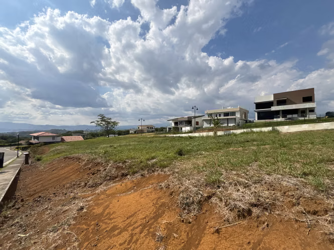 VENTA DE LOTE 627 m² EN HACIENDA ESPAVEL, LA GUÁCIMA, ALAJUELA - Imagen 5