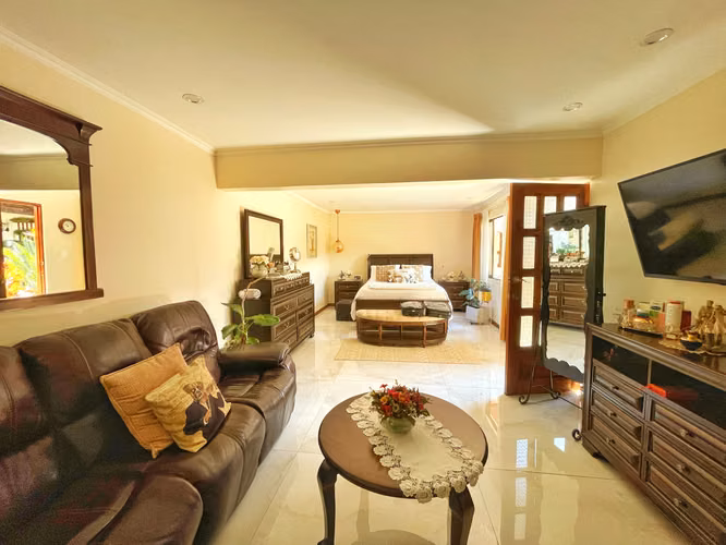 CASA DE UNA PLANTA EN ROHRMOSER CON USO DE SUELO MIXTO! P604 - Imagen 13