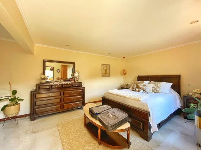 CASA DE UNA PLANTA EN ROHRMOSER CON USO DE SUELO MIXTO! P604 - Imagen 10