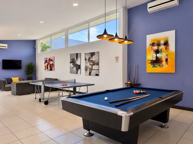 Condominio Rio Palma, gran patio, terraza, 4 parqueos y mezzanine - Imagen 9