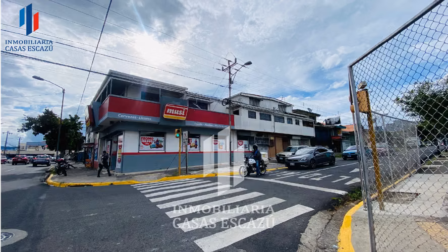 EDIFICIO EN VENTA CON 2 LOCALES Y 4 APARTAMENTOS – PASO ANCHO, SAN JOSÉ - Imagen 3