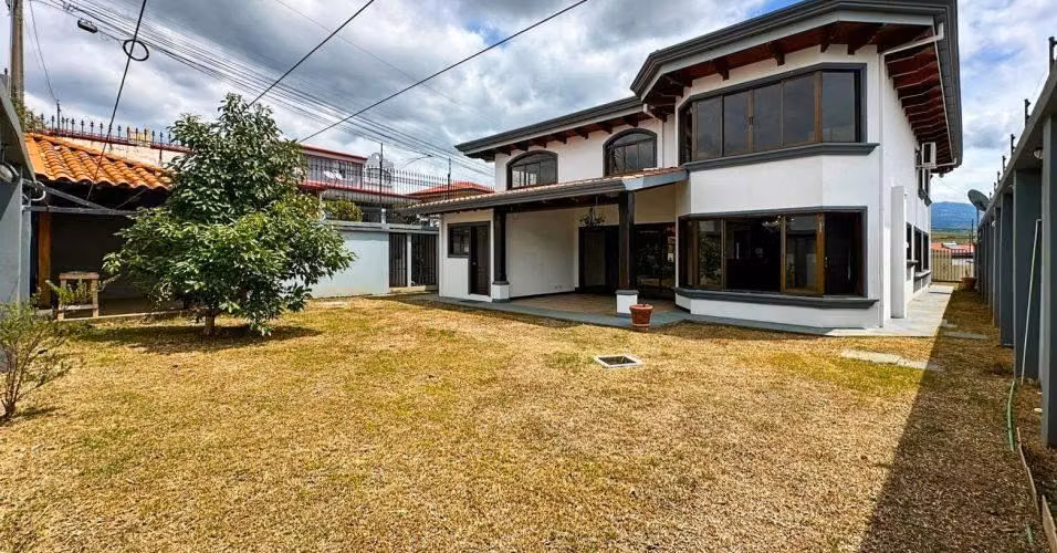 Se vende espectacular casa en Grecia -Alajuela - Imagen 4