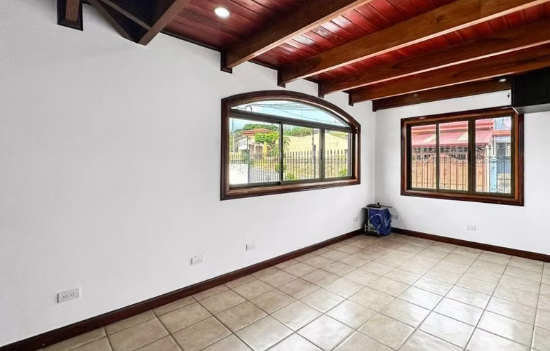 Se vende espectacular casa en Grecia -Alajuela - Imagen 11