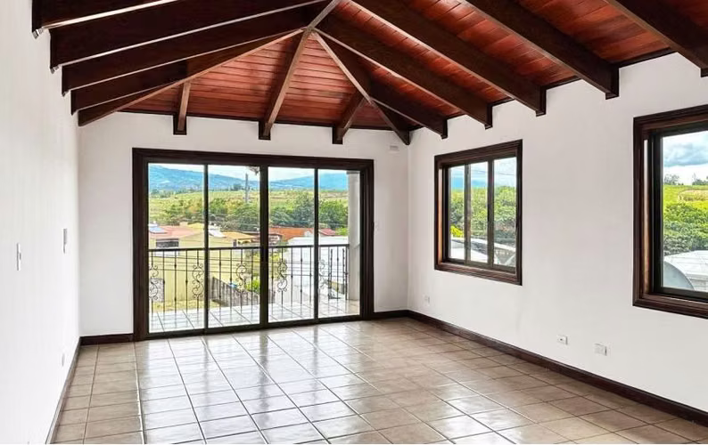 Se vende espectacular casa en Grecia -Alajuela - Imagen 17