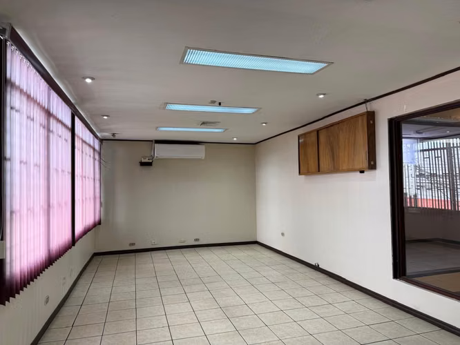 Alquiler de Edificio de Oficinas en Escalante