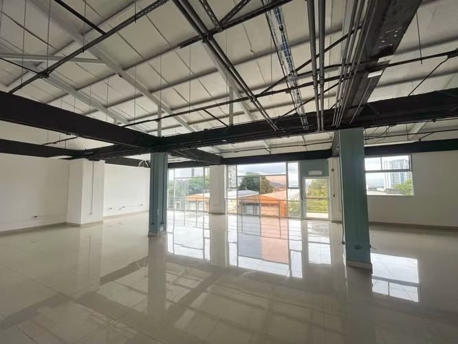 EDIFICIO COMERCIAL EN ALQUILER EN BARRIO ESCALANTE  – IDEAL PARA CLÍNICAS, UNIVERSIDADES, INSTITUCIONES Y CORPORATIVOS P619 - Imagen 14