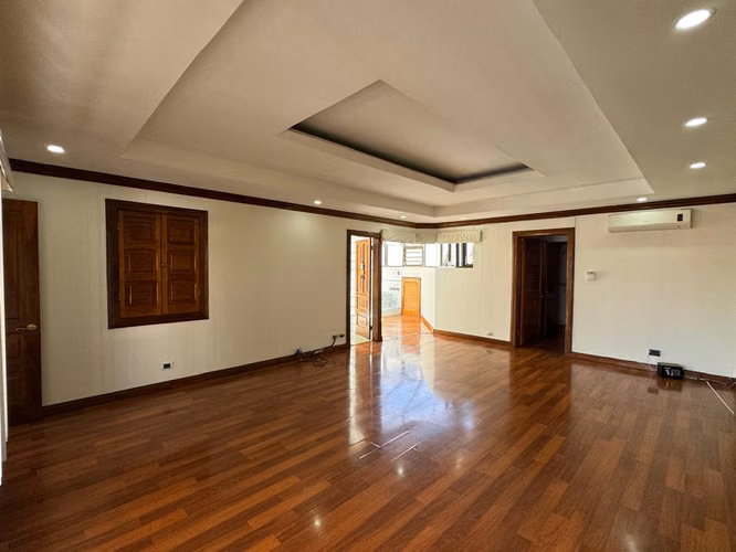 OPORTUNIDAD EN LA GEROMA: Casa con patio, ascensor y 4 parqueos a pasos de Fresh Market - Imagen 9