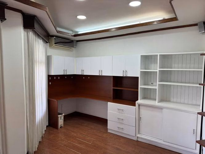 OPORTUNIDAD EN LA GEROMA: Casa con patio, ascensor y 4 parqueos a pasos de Fresh Market - Imagen 7