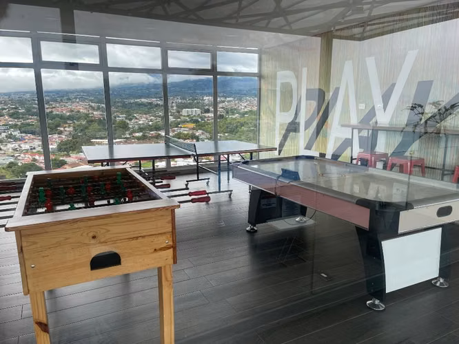 Alquilo estudio en Torre Freses amueblado. Piso alto. Excente precio