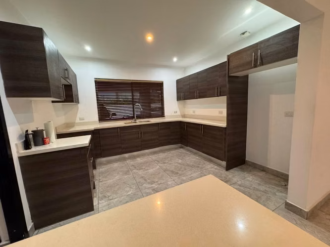 Santa Ana | Se Alquila Acogedora Casa en Condominio - Imagen 5