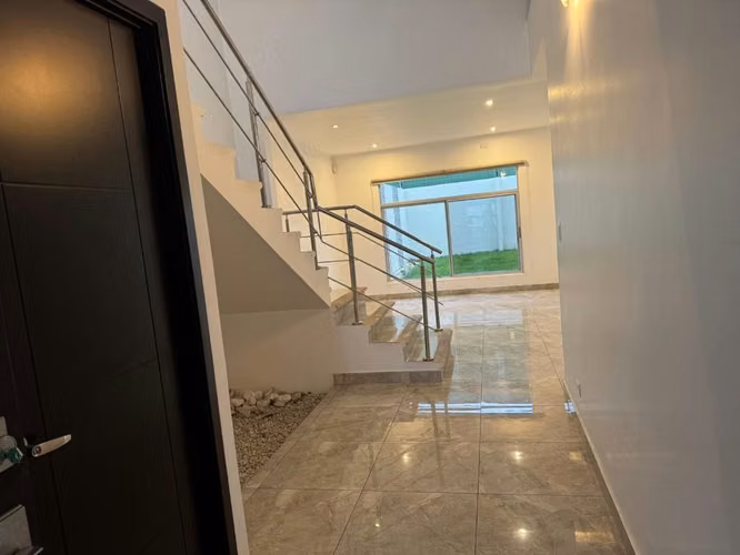 Santa Ana | Se Alquila Acogedora Casa en Condominio - Imagen 3