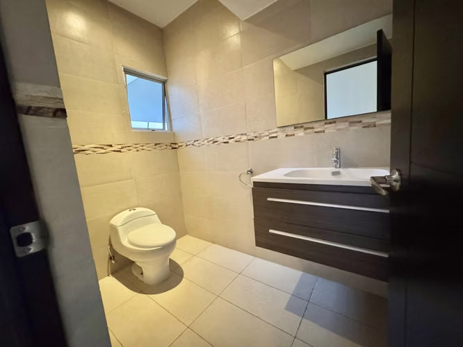 Santa Ana | Se Alquila Acogedora Casa en Condominio - Imagen 14