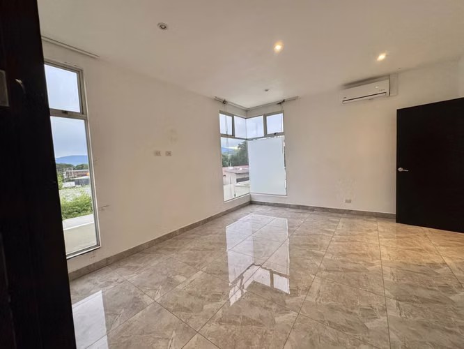 Santa Ana | Se Alquila Acogedora Casa en Condominio - Imagen 17