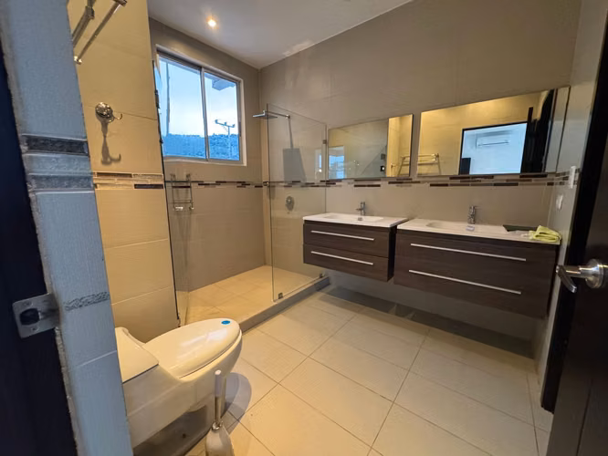 Santa Ana | Se Alquila Acogedora Casa en Condominio - Imagen 10