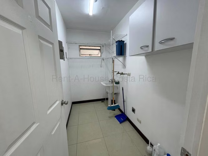 Apartamento en venta en primer piso con excelente ubicación y amenidades en San Sebastían#26-2040 GS - Imagen 3