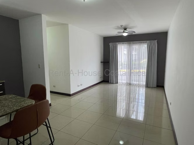 Apartamento en venta en primer piso con excelente ubicación y amenidades en San Sebastían#26-2040 GS - Imagen 2