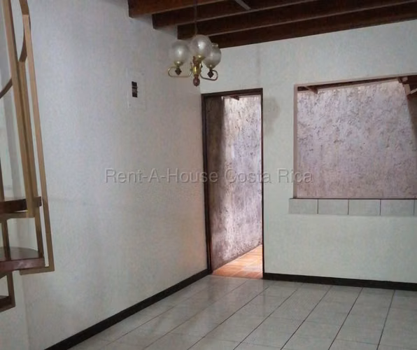 Venta casa 3 habitaciones con patio amplio y doble acceso #26-1529 GS - Imagen 2