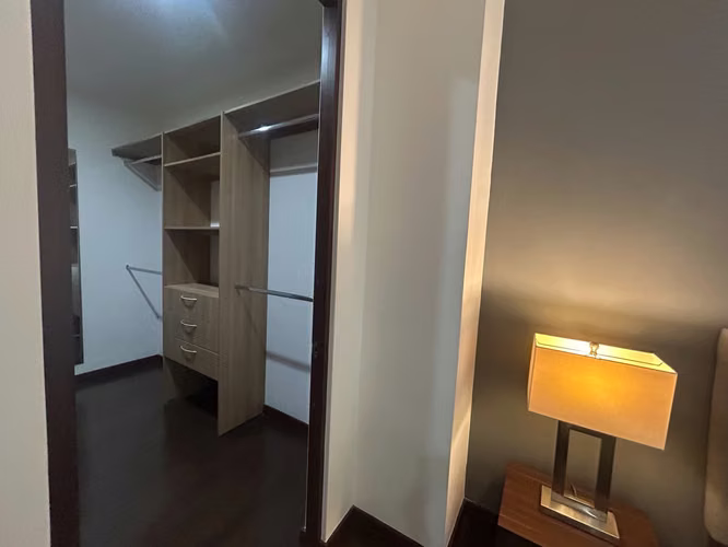 Alquiler de Apartamento amueblado Distrito Cuatro, Escazu, San José
