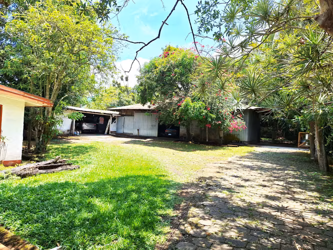  Casa para Remodelar + 2 Galerones en Terreno Amplio( HR 1356 ) - Imagen 4