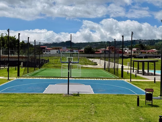 Venta de Lote en Sánchez de Curridabat. 26-2219 NEGOCIABLE