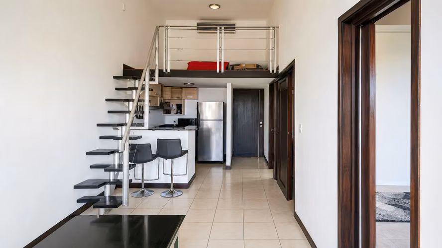 Inversión con ingreso activo: apartamento de 1 habitación y mezzanine