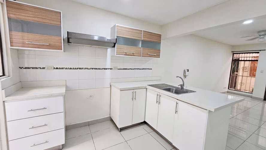 Alquiler de Apartamento en la Uruca cerca del Hospital México-1B