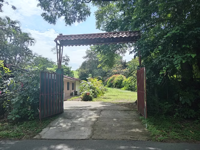 Finca con Casa en Cebadilla, Turrúcares, Alajuela