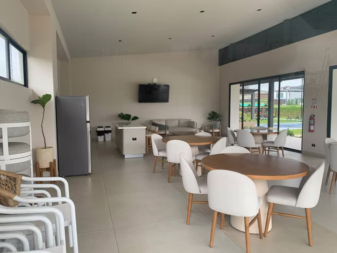 Lote en Venta en Avenida del Este ID 42724 - Imagen 5