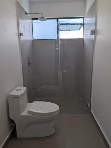 VENTA DE CASA MODERNA EN CONDOMINIO VILLAS DEL SOL, SAN RAFAEL DE ALAJUELA - Imagen 4