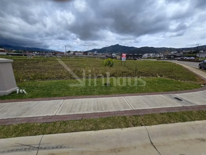Lote en Venta en Avenida del Este | 307 m² en Condominio Exclusivo ID 42764