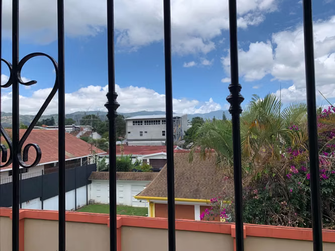 Casa de dos plantas en condominio privado de solo 6 unidades PINARES id 42696 - Imagen 7