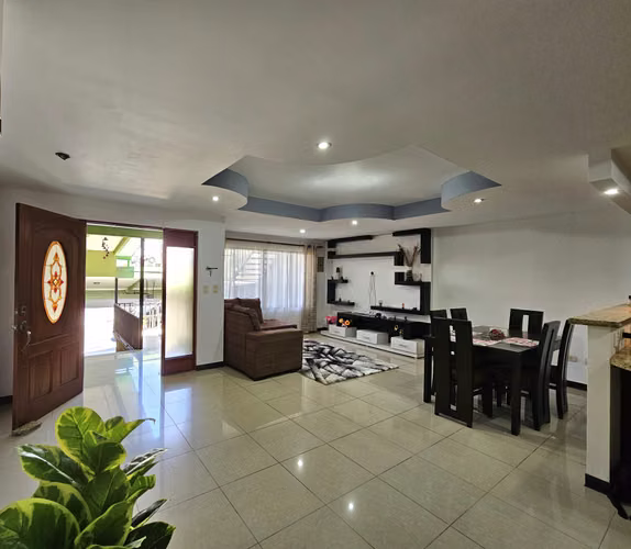 Propiedad Casa  y 3 Apartamentos, San Antonio, Coronado, San José