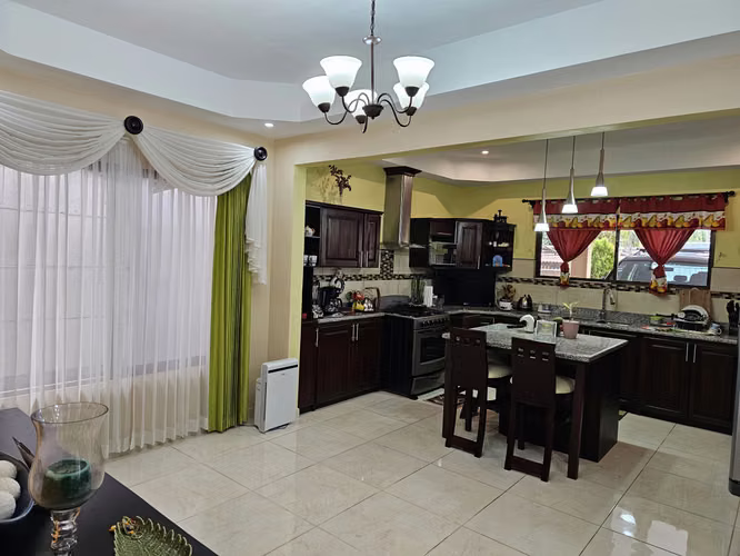 Casa Financiada de una planta con jardines en Atenas, Alajuela - Imagen 7