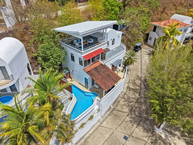 Casa Perla en Okeanos | Vistas al mar, piscina y terraza en azotea en Playas del Coco