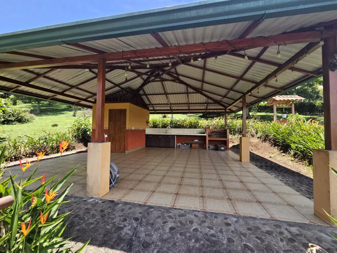 Venta de Terreno - Florencia | Con Rancho y Vista al Volcán - Imagen 5