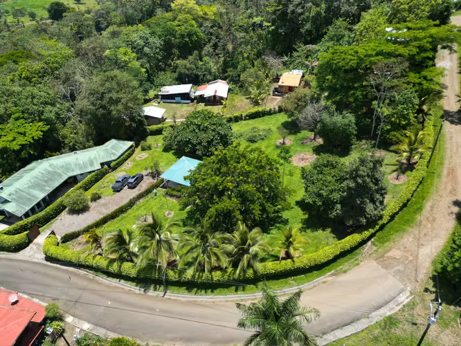 Venta de Terreno - Florencia | Con Rancho y Vista al Volcán - Imagen 4