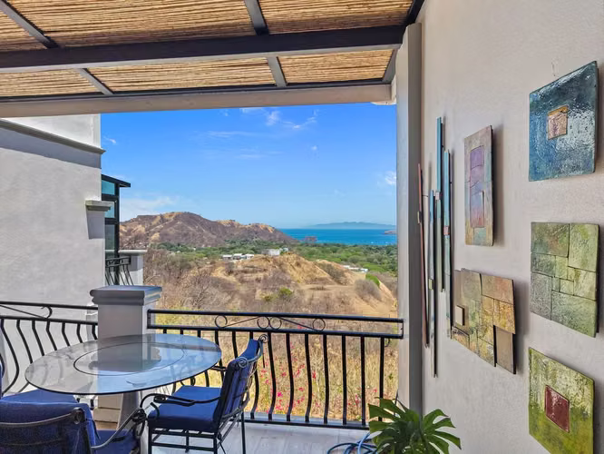 Lookout Suites | Propiedad hotelera boutique con vista al mar en Playas del Coco