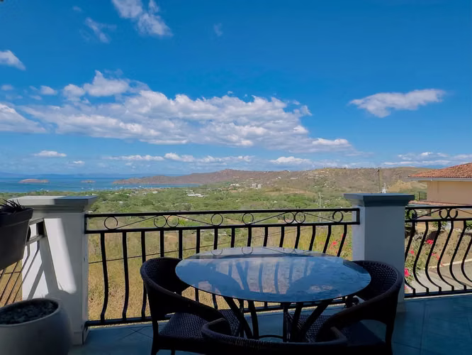 Lookout Suites | Propiedad hotelera boutique con vista al mar en Playas del Coco