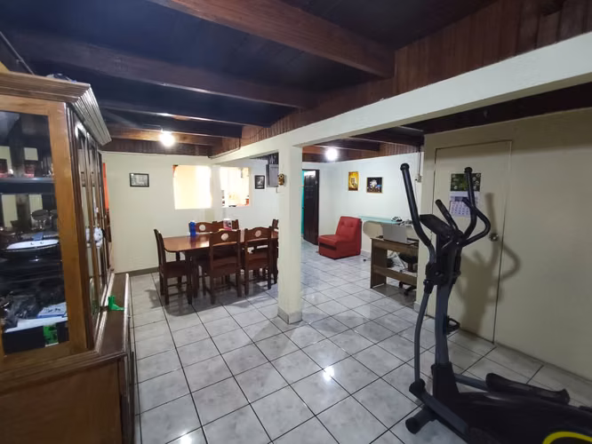 Confortable casa en venta en Alajuelita AP - Imagen 5