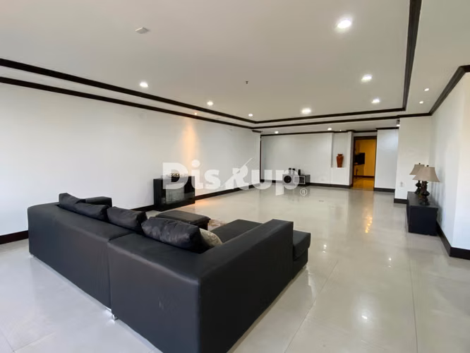 Alquiler de amplio apartamento de 325 m2 / 3 hab. / 2 parqueos / Sabana Sur
