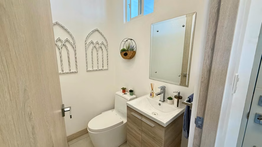 Alquiler de casa Heredia Belén | Amueblada - con A/C Terraza y 3 Parqueos en Condominio
